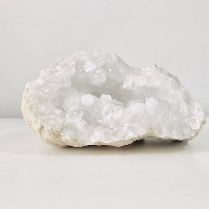 Use Quartz Cluster to Charge Fluorite
